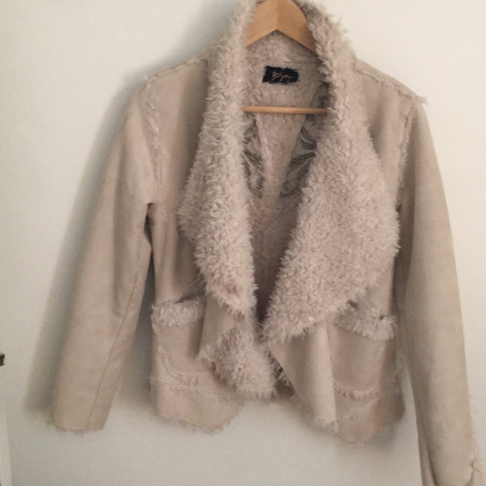 Biya jacket can be reversed